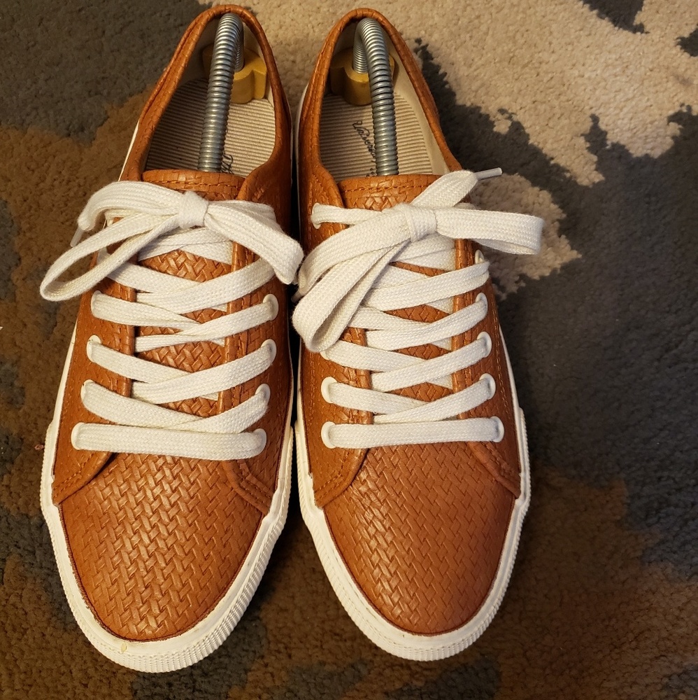 Universal Threads shoes